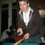 YouGend spielt Billard